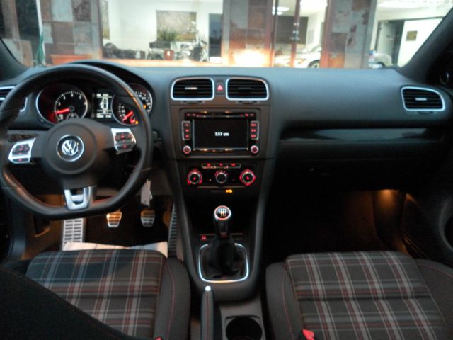 Volkswagen GTI 2010 photo 15