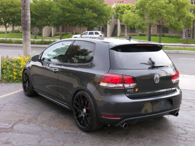 Volkswagen GTI 2010 photo 11