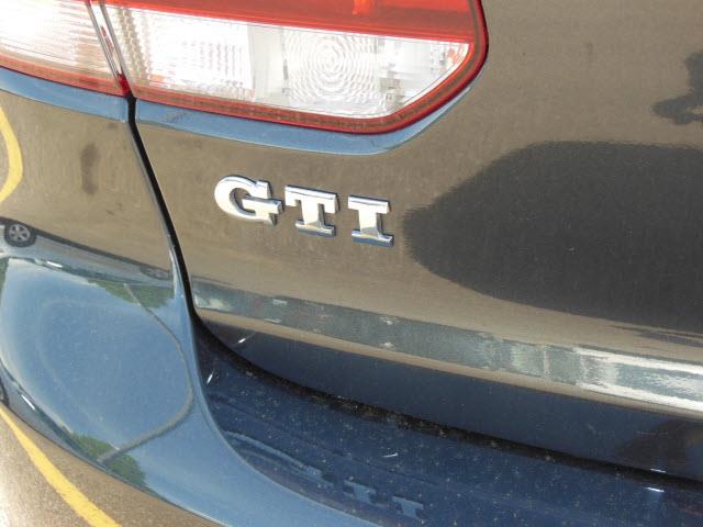 Volkswagen GTI 2010 photo 9