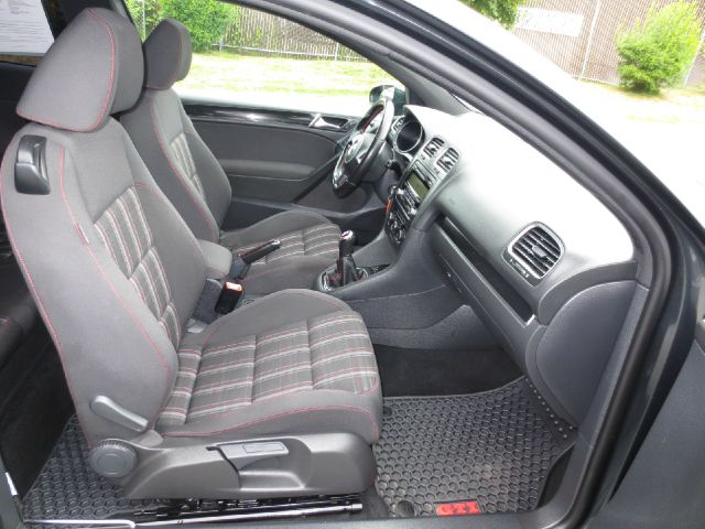 Volkswagen GTI 2011 photo 2