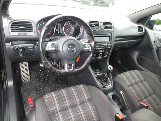 Volkswagen GTI 2011 photo 4