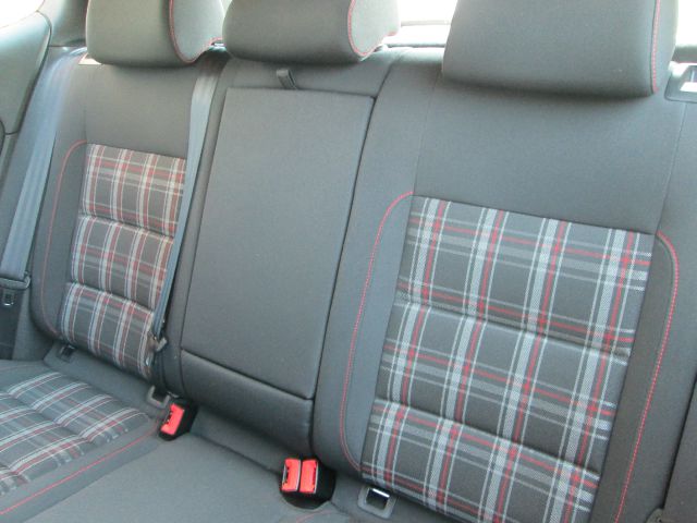 Volkswagen GTI 2011 photo 10