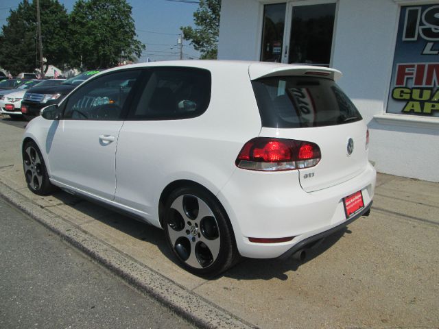 Volkswagen GTI 2011 photo 3