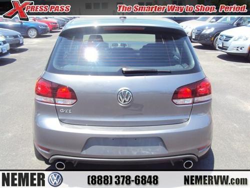 Volkswagen GTI 2011 photo 2