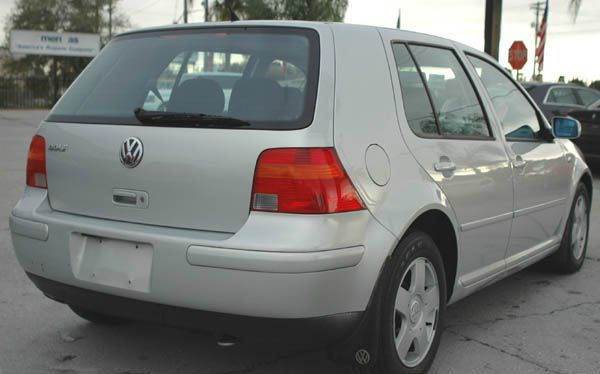 Volkswagen Golf 2000 photo 0