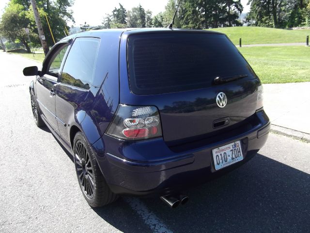 Volkswagen Golf I-4 Manual Hatchback