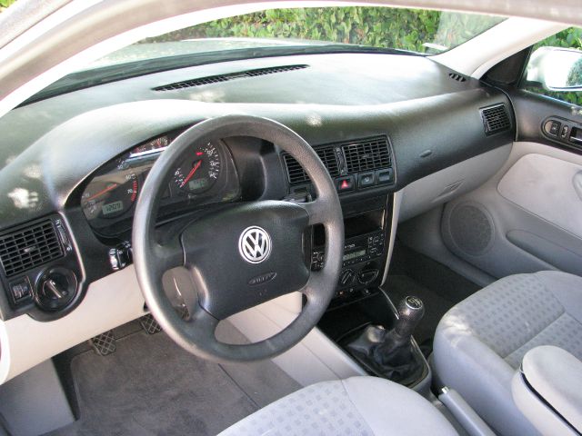Volkswagen Golf 2002 photo 2