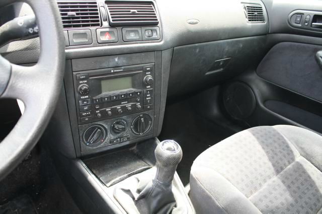 Volkswagen Golf 2002 photo 3