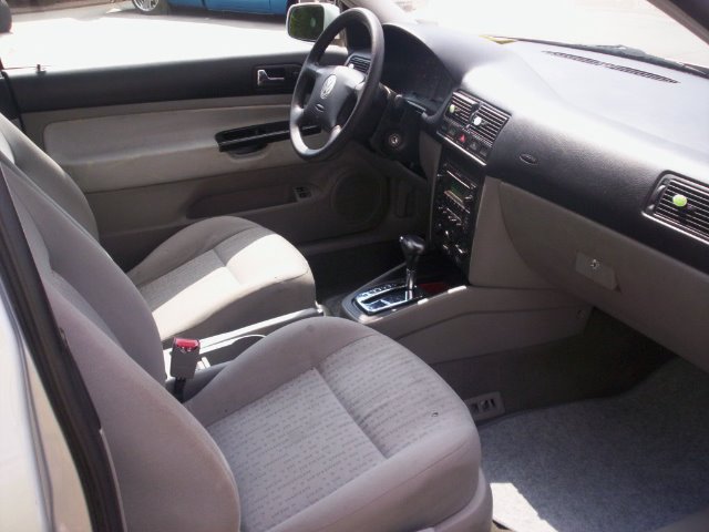 Volkswagen Golf 2003 photo 2