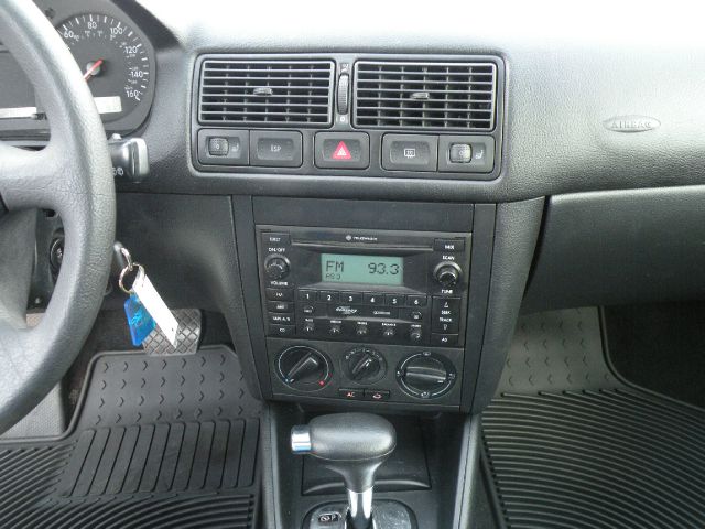 Volkswagen Golf 2004 photo 2