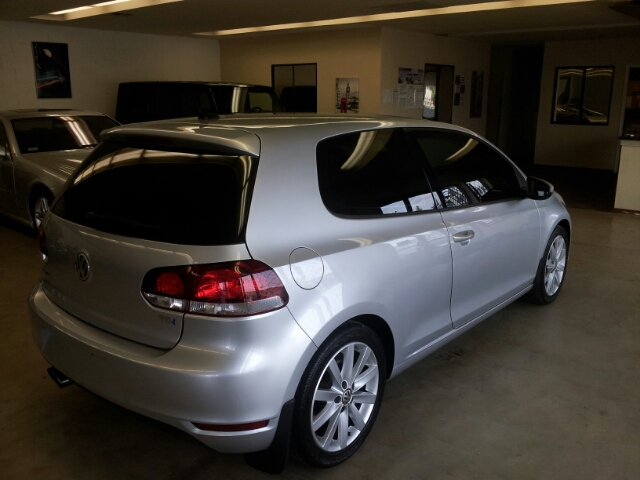 Volkswagen Golf 2010 photo 2