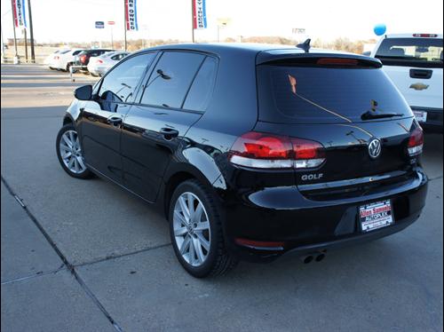 Volkswagen Golf 2010 photo 1