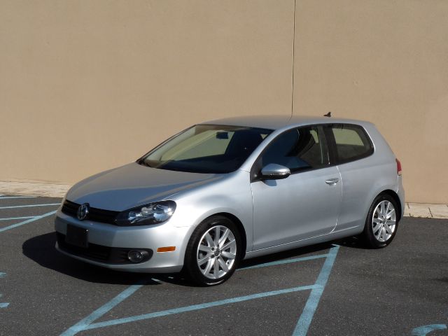 Volkswagen Golf 2010 photo 1