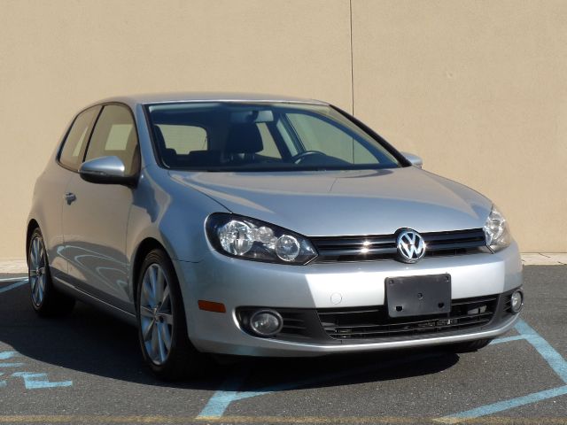 Volkswagen Golf 2010 photo 3