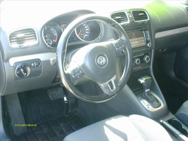 Volkswagen Golf 2010 photo 1