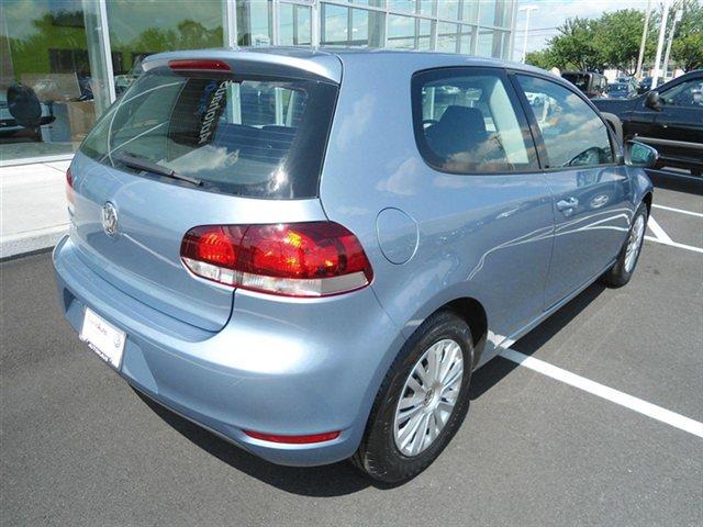 Volkswagen Golf 2010 photo 1