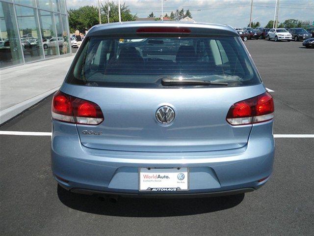 Volkswagen Golf 2010 photo 4