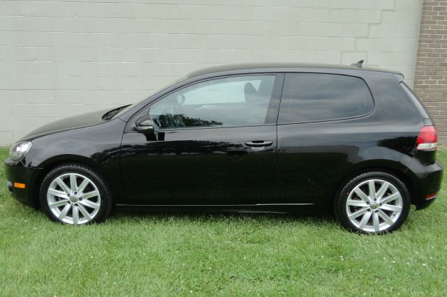Volkswagen Golf 2010 photo 2