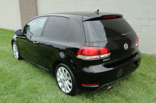 Volkswagen Golf 2010 photo 4