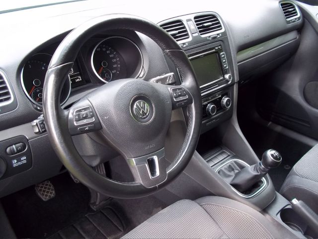 Volkswagen Golf 2011 photo 2