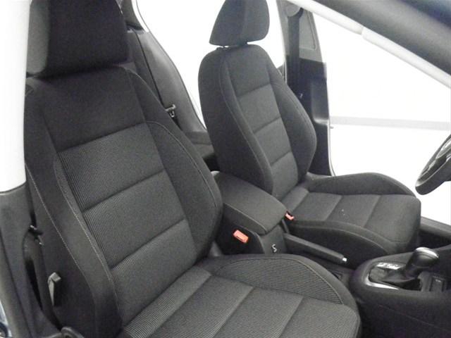 Volkswagen Golf 2012 photo 1