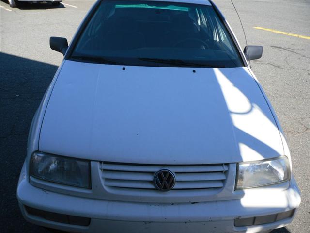 Volkswagen Jetta 1998 photo 2