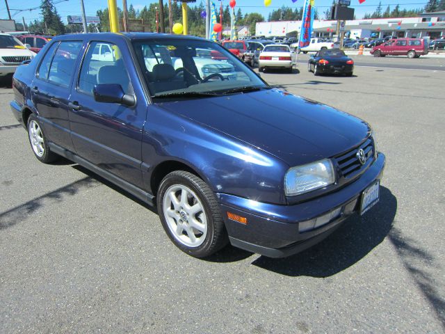 Volkswagen Jetta SE Crew Cab 4WD FFV Sedan