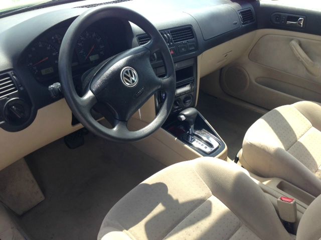 Volkswagen Jetta Quad Cab 4x2 Shortbox XLT Sedan