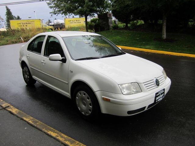 Volkswagen Jetta Quad Cab 4x2 Shortbox XLT Sedan
