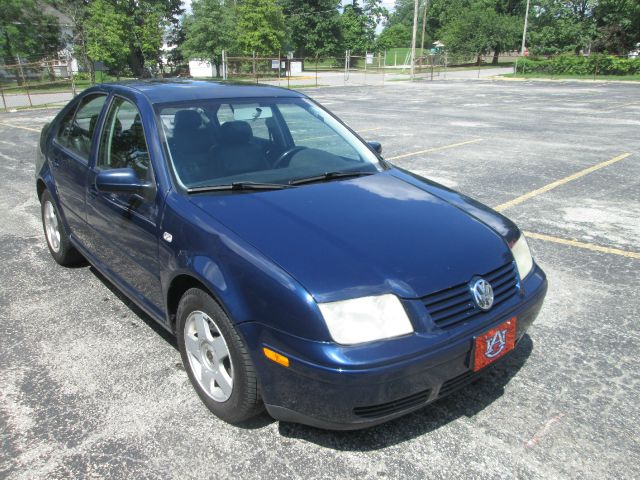 Volkswagen Jetta Quad Cab 4x2 Shortbox XLT Sedan