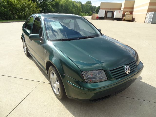 Volkswagen Jetta Quad Cab 4x2 Shortbox XLT Sedan
