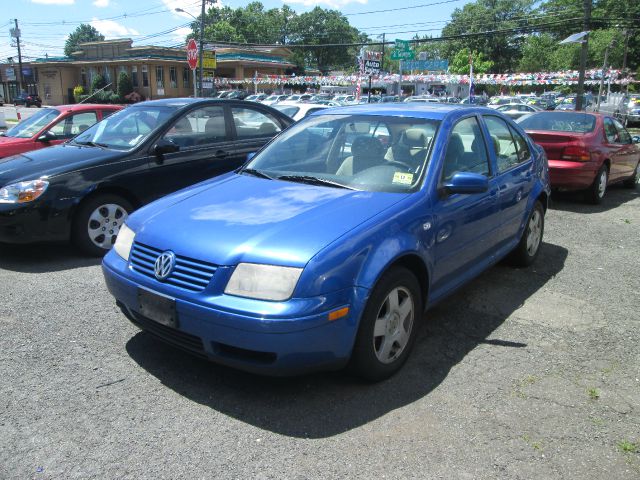 Volkswagen Jetta Quad Cab 4x2 Shortbox XLT Sedan