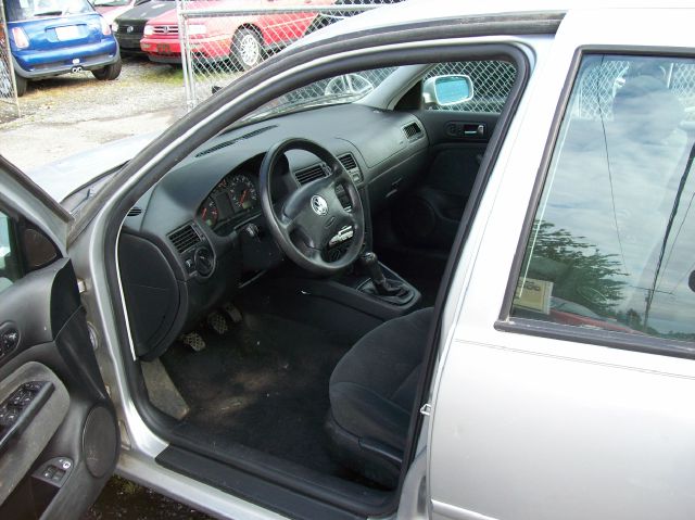 Volkswagen Jetta Quad Cab 4x2 Shortbox XLT Sedan