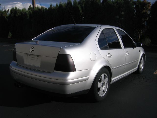Volkswagen Jetta Quad Cab 4x2 Shortbox XLT Sedan