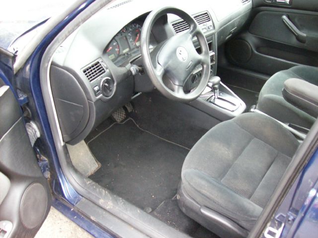 Volkswagen Jetta Quad Cab 4x2 Shortbox XLT Sedan