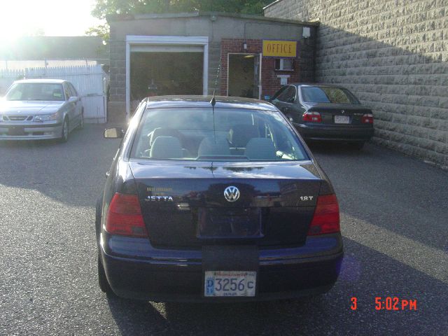 Volkswagen Jetta 2002 photo 1