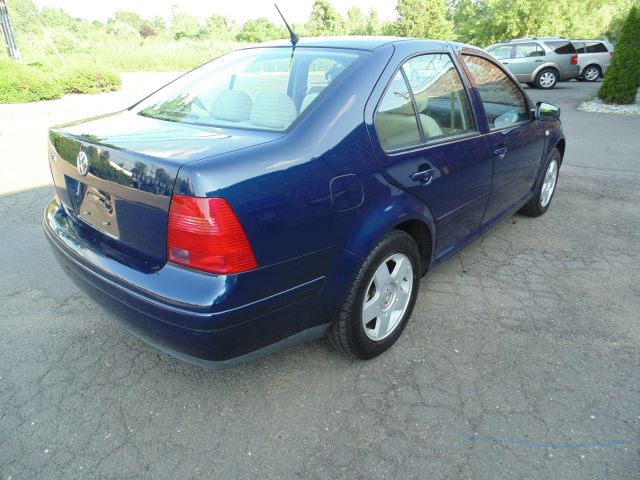 Volkswagen Jetta FWD 4dr Sport Sedan