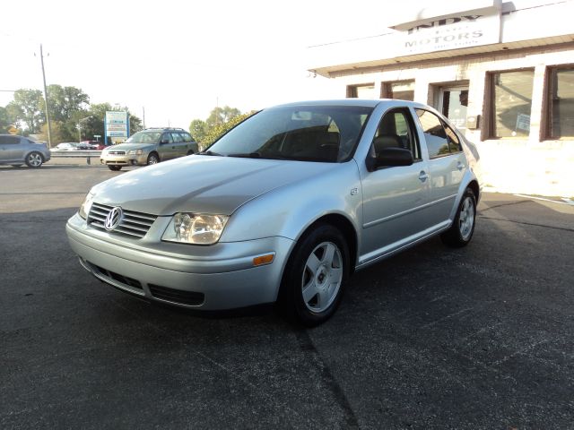 Volkswagen Jetta Quad Cab 4x2 Shortbox XLT Sedan