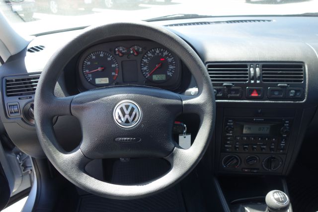 Volkswagen Jetta 2003 photo 2