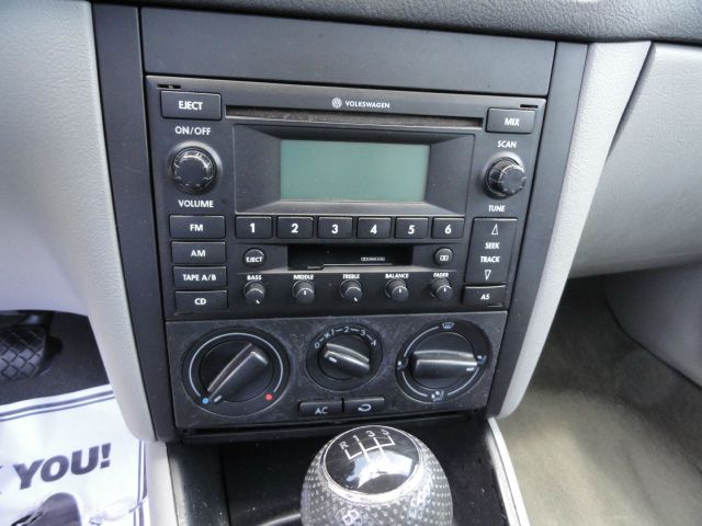 Volkswagen Jetta 2003 photo 10
