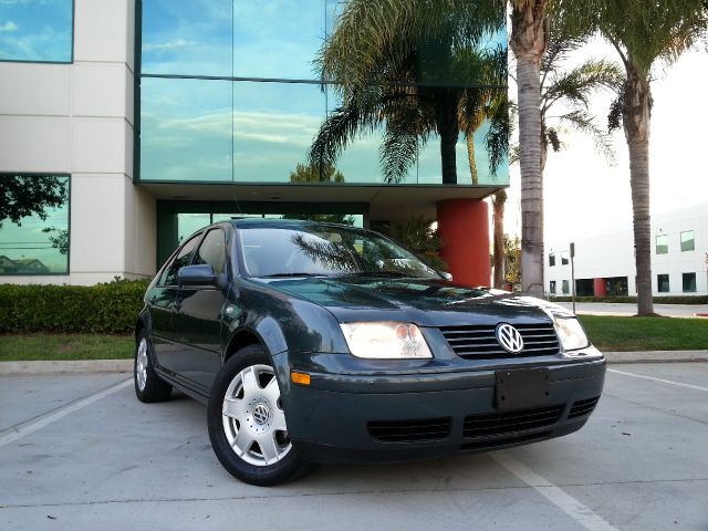 Volkswagen Jetta Crew Cab 4WD Sedan