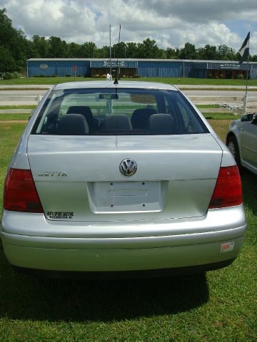 Volkswagen Jetta Quad Cab 4x2 Shortbox XLT Sedan