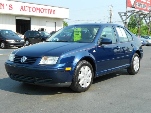 Volkswagen Jetta I-4 Manual Sedan