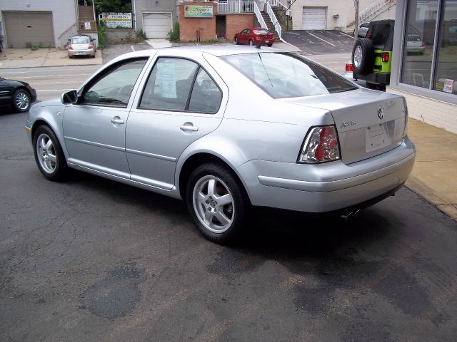 Volkswagen Jetta 2003 photo 2
