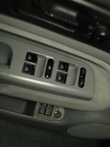 Volkswagen Jetta 2003 photo 23