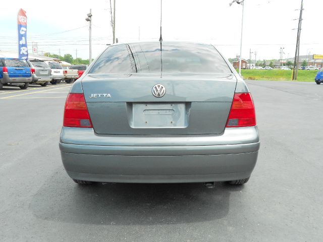 Volkswagen Jetta Quad Cab 4x2 Shortbox XLT Sedan
