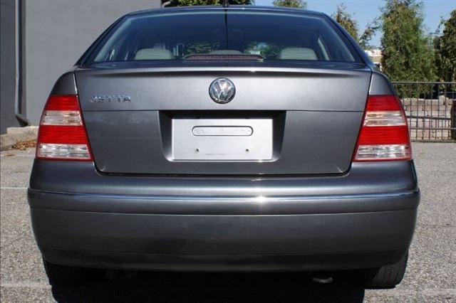 Volkswagen Jetta 2004 photo 3