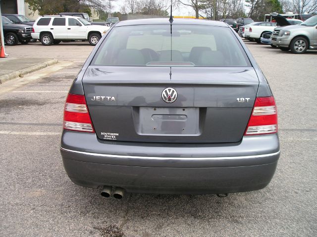 Volkswagen Jetta 2004 photo 1