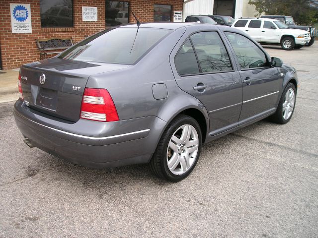 Volkswagen Jetta 2004 photo 4