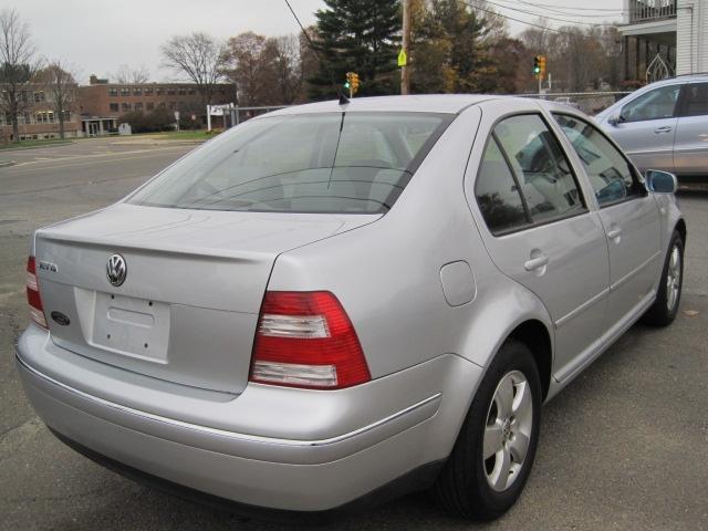 Volkswagen Jetta 2004 photo 2